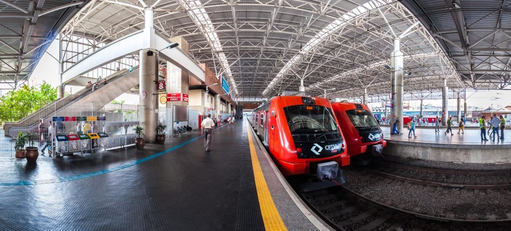 Linhas 8 e 9 de trens metropolitanos passam a disponibilizar internet gratuita em 41 estações