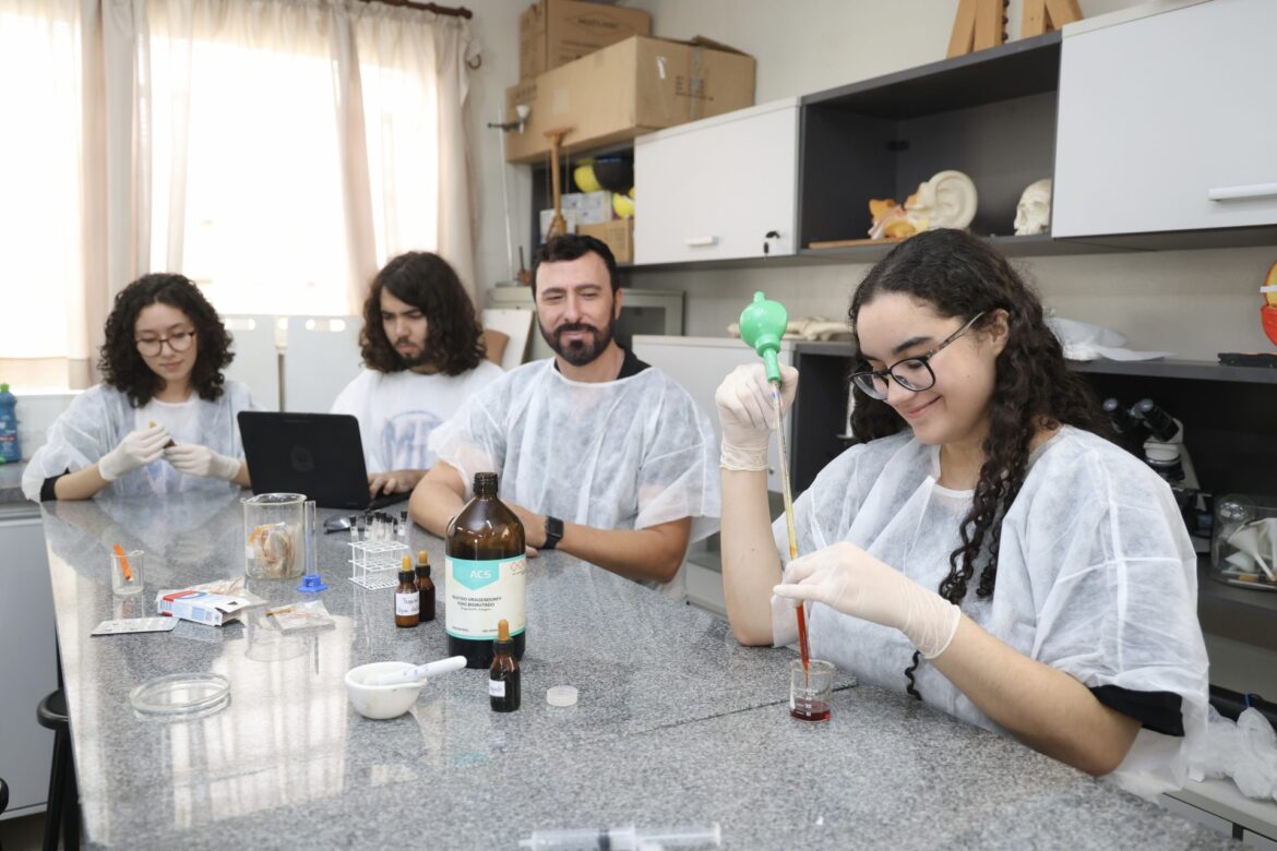 Alunos da rede estadual de Franca criam teste rápido para ‘boa noite, Cinderela’